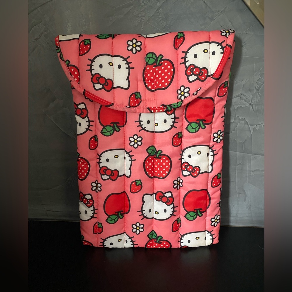 Baggu Hello Kitty Puffy Laptopbag